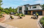 Resin_driveway_outside_modern_home_202605261755 Resin_driveway_outside_modern_home_202605261755